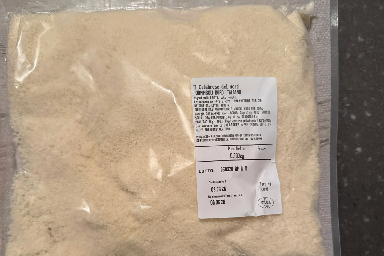 GRATTUGGIATO Formaggio da filiera del Parmigiano Reggiano stagionato 12 mesi a 14,2 euro al kg.
