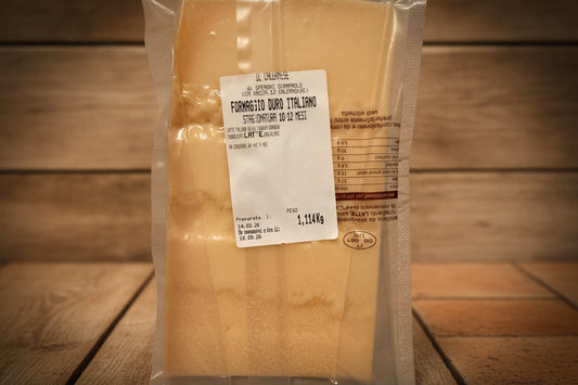 Formaggio da filiera del Parmigiano Reggiano stagionato 12 mesi a 13,2 euro al kg.