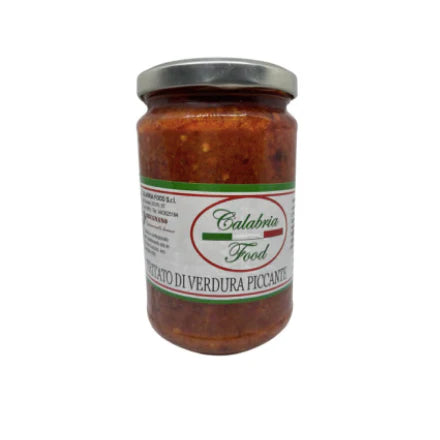 Le Verdure Piccanti sott’olio sono ideali da spalmare su una bruschetta di pane calda, in accoppiata anche con un buona fetta di formaggio pecorino fresco.  – TRITATO DI VERDURE PICCANTI 🌶️ – INGREDIENTI: VERDURE 90% (PEPERONCINO PICCANTE, MELENZANE, OLIVE VERDI, POMODORI SECCHI, AGLIO, ORIGANO) FUNGHI, OLIO DI SEMI DI GIRASOLE, ACETO DI VINO (CONTIENE SOLFITI), SALE. ACIDIFICANTE: E330. DOPO L’APERTURA CONSERVARE IN FRIGO E CONSUMARE ENTRO POCHI GIORNI. – PESO NETTO: 314ML