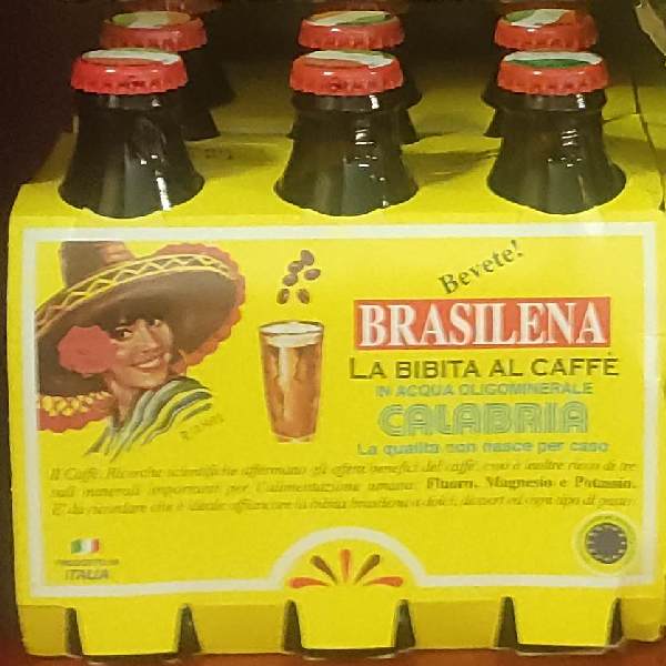 La bevanda "Brasilena" nasce dall’unione tra l’acqua oligominerale Calabria e un infuso di pregiate miscele di caffè. E’ una bibita analcolica gustosa e rinfrescante, prodotta da più di 50 anni. Unica nel suo genere, deve il suo successo alla capacità di accompagnare con la freschezza delle sue bollicine non solo dolci e dessert, ma ogni altro tipo di pasto. Disponibile in vetro nel formato da 18 cl, è anche un ottimo ingrediente per cocktail di sicuro successo come Black jelly Bean o il Nero italiano.