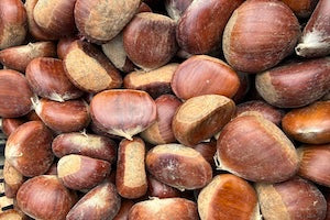 Castagne 7,50 al kg.